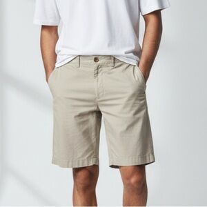Tommy Hilfiger Beige Flat Front Shorts Size 34
